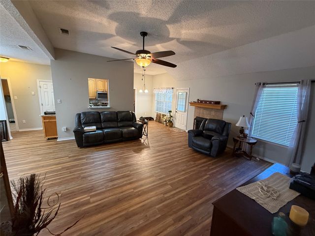 809 Martin Street, Bonham, TX 75418