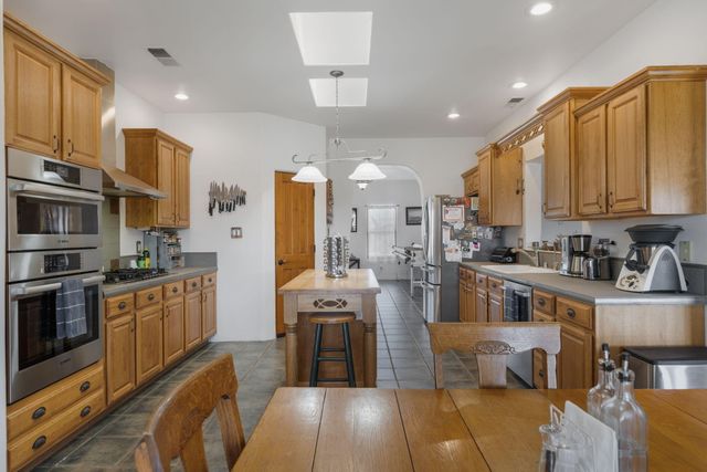 2133 Gazelle Road NE, Rio Rancho, NM 87124