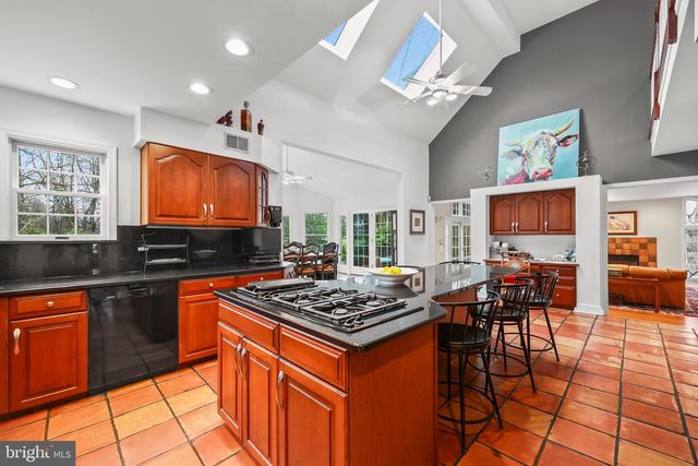 14 BENJAMIN TRL, Pennington, NJ 08534