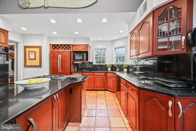 14 BENJAMIN TRL, Pennington, NJ 08534