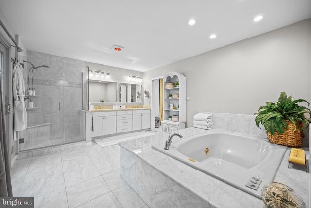 14 BENJAMIN TRL, Pennington, NJ 08534