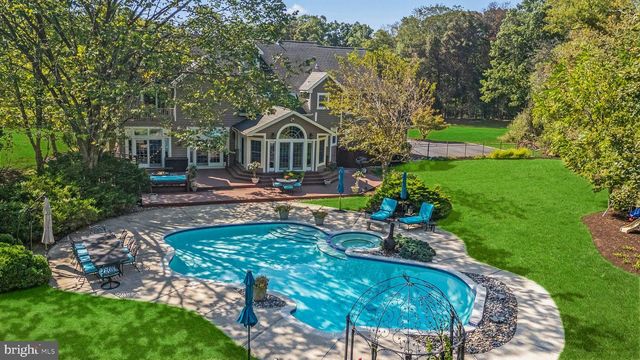 14 BENJAMIN TRL, Pennington, NJ 08534