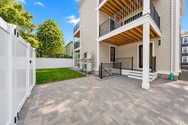 15 Hunting Street 2, Cambridge, MA 02141