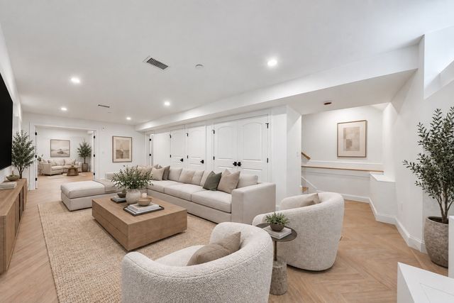 15 Hunting Street 2, Cambridge, MA 02141