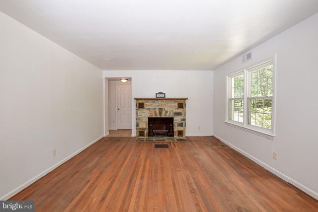 625 GRAY FOX RD, Harpers Ferry, WV 25425