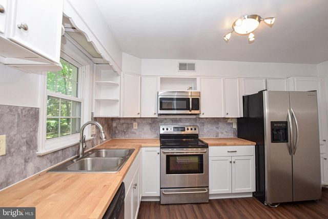 625 GRAY FOX RD, Harpers Ferry, WV 25425