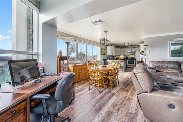 655 S Riverside Dr Apt 202, Memphis, TN 38103