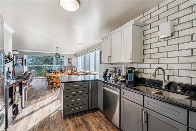 655 S Riverside Dr Apt 202, Memphis, TN 38103