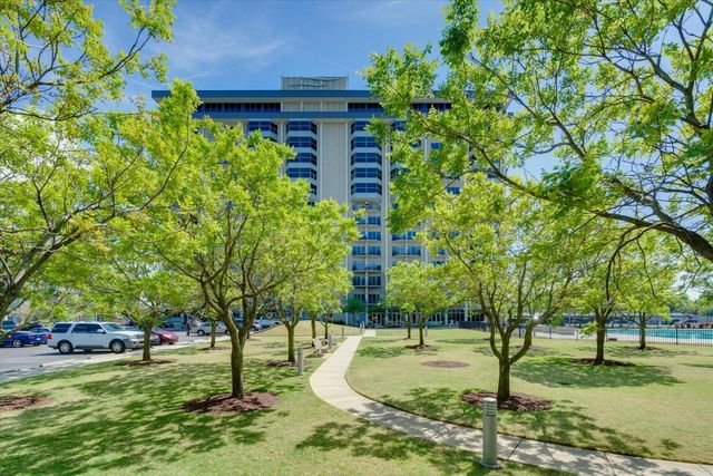 655 S Riverside Dr Apt 202, Memphis, TN 38103