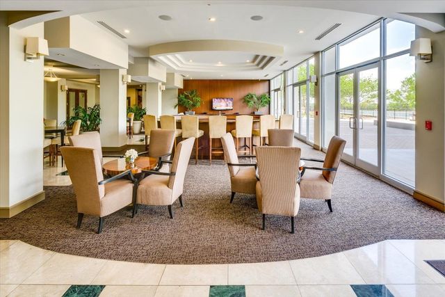 655 S Riverside Dr Apt 202, Memphis, TN 38103