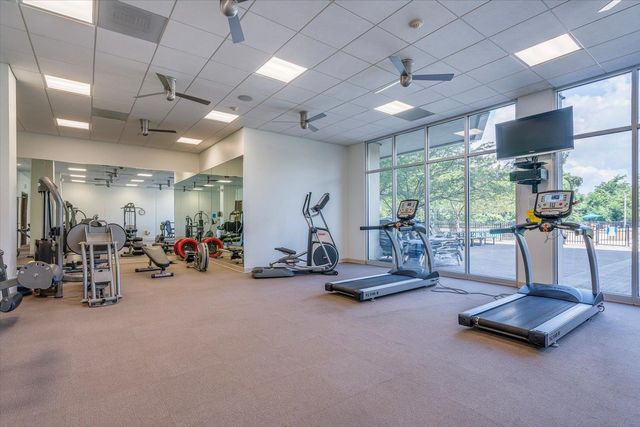 655 S Riverside Dr Apt 202, Memphis, TN 38103