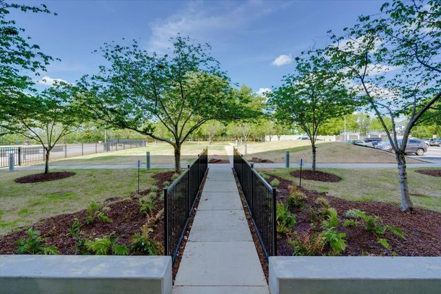 655 S Riverside Dr Apt 202, Memphis, TN 38103