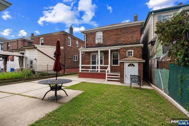 371 Park Avenue, Fairview, NJ 07022