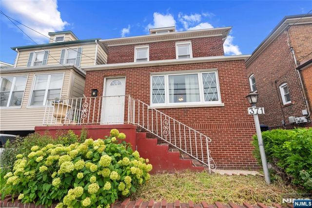371 Park Avenue, Fairview, NJ 07022