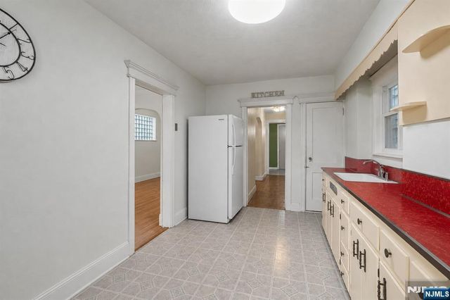 371 Park Avenue, Fairview, NJ 07022