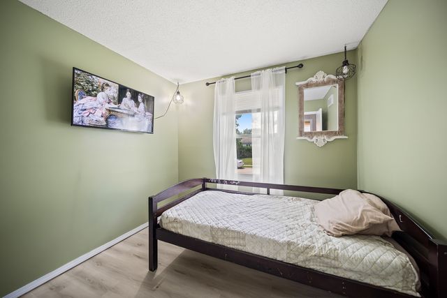 3548 W 30th Street, Davenport, IA 52804
