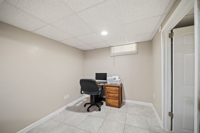 3548 W 30th Street, Davenport, IA 52804
