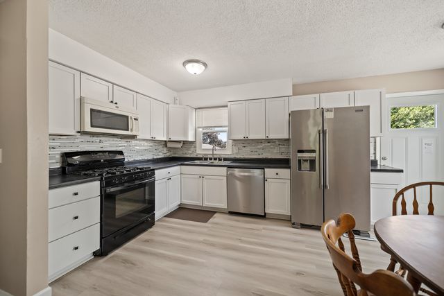 3548 W 30th Street, Davenport, IA 52804