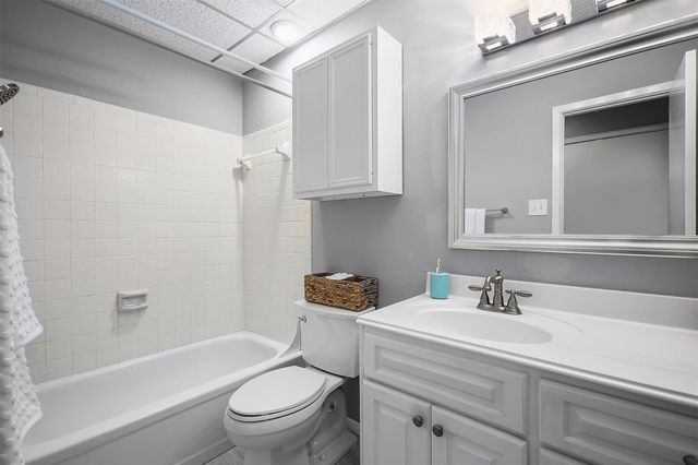 7065 N Holiday Drive, Galveston, TX 77550