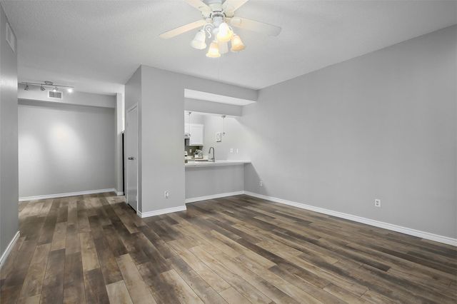 7065 N Holiday Drive, Galveston, TX 77550