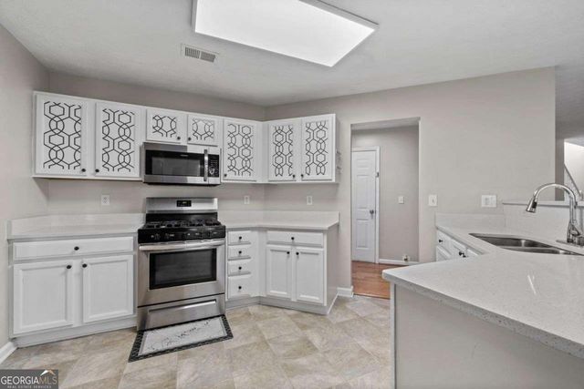 6115 Riveroak Terrace, Atlanta, GA 30349