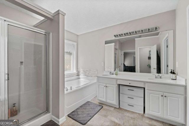 6115 Riveroak Terrace, Atlanta, GA 30349