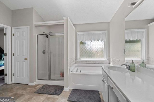 6115 Riveroak Terrace, Atlanta, GA 30349