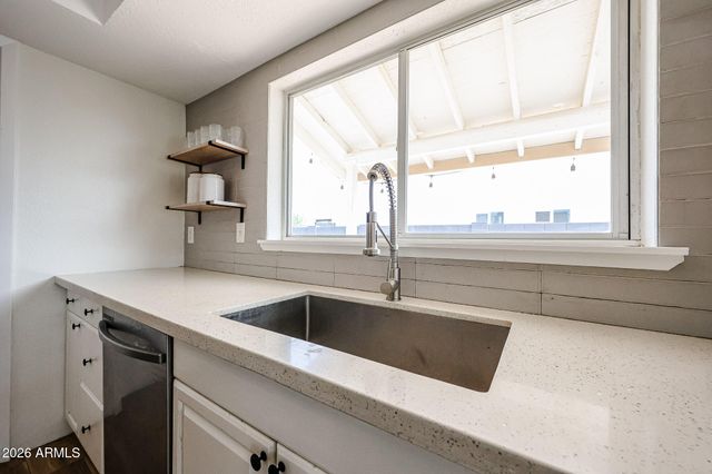5209 E BECK Lane, Scottsdale, AZ 85254