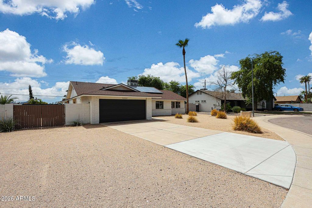 5209 E BECK Lane, Scottsdale, AZ 85254 — photo 2