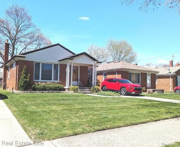 8443 RIVERDALE Street, Dearborn Heights, MI 48127