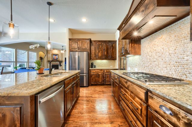 817 Calm Crest Drive, Rockwall, TX 75087