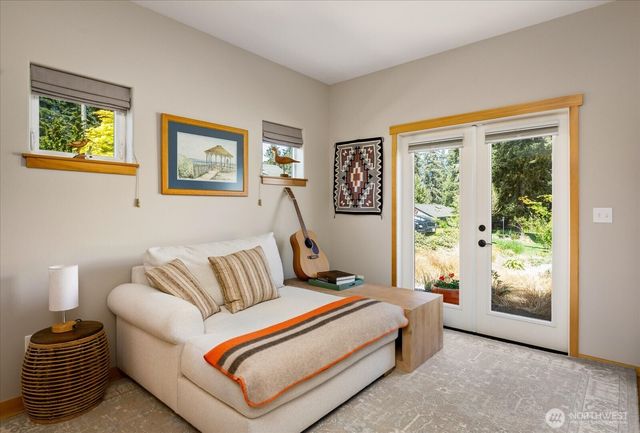 233 Clover Court, Langley, WA 98260