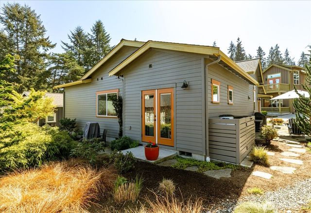 233 Clover Court, Langley, WA 98260
