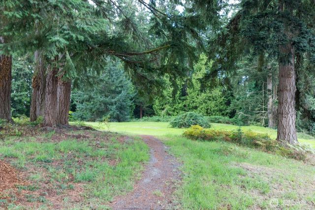 233 Clover Court, Langley, WA 98260