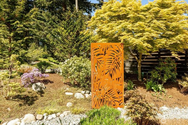 233 Clover Court, Langley, WA 98260