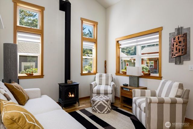 233 Clover Court, Langley, WA 98260