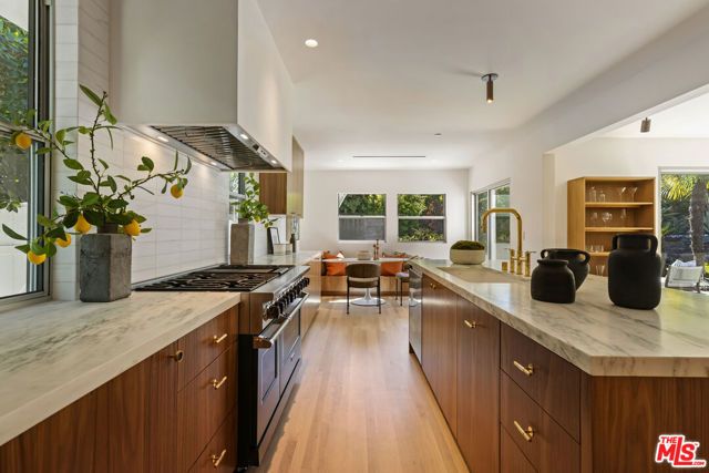 2235 Chislehurst Drive, Los Angeles, CA 90027