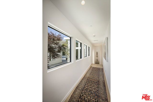 2235 Chislehurst Drive, Los Angeles, CA 90027