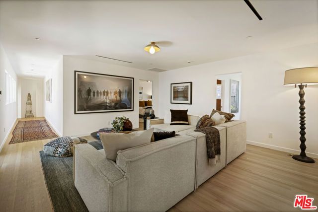 2235 Chislehurst Drive, Los Angeles, CA 90027
