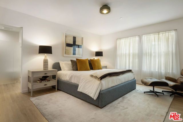 2235 Chislehurst Drive, Los Angeles, CA 90027