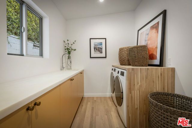 2235 Chislehurst Drive, Los Angeles, CA 90027