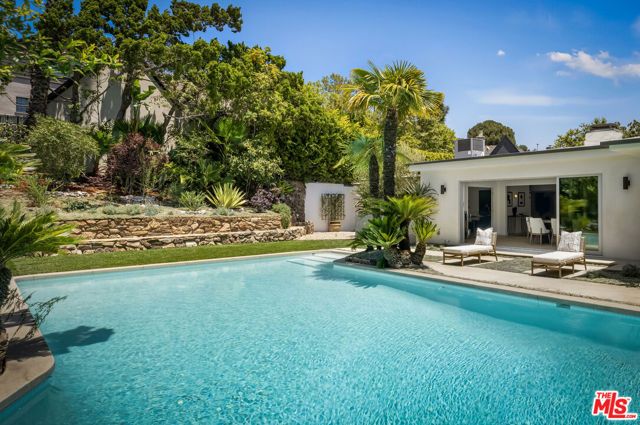 2235 Chislehurst Drive, Los Angeles, CA 90027