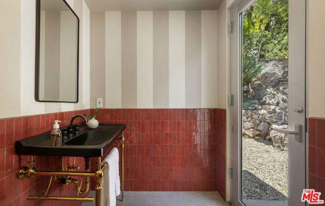 2235 Chislehurst Drive, Los Angeles, CA 90027