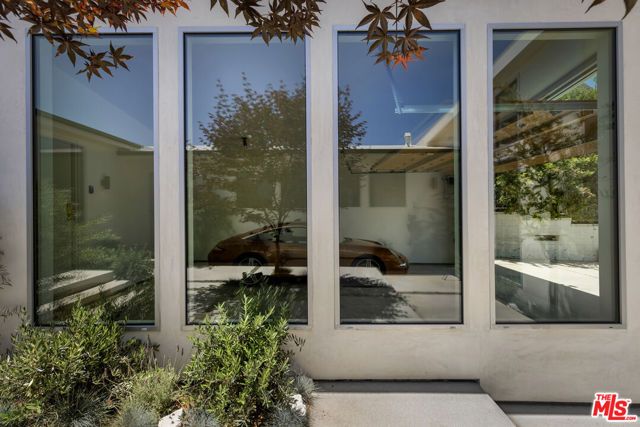 2235 Chislehurst Drive, Los Angeles, CA 90027