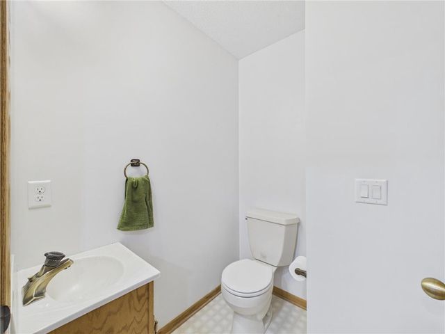 W10446 880th Avenue, River Falls, WI 54022