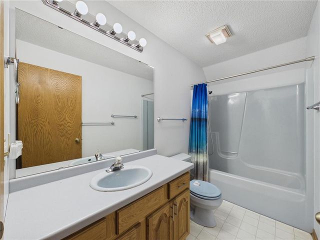 W10446 880th Avenue, River Falls, WI 54022