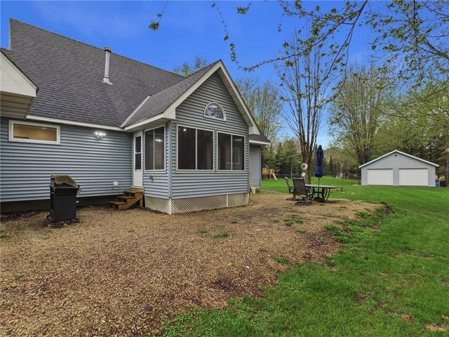 W10446 880th Avenue, River Falls, WI 54022