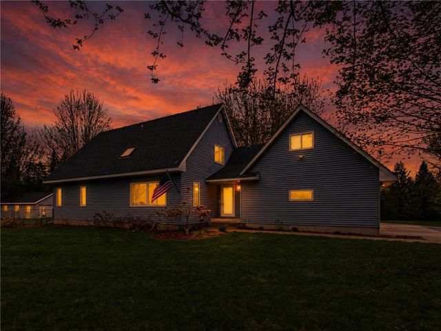 W10446 880th Avenue, River Falls, WI 54022