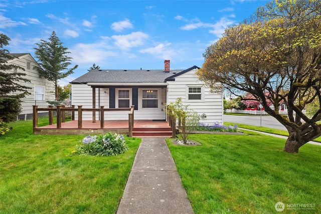 2230 Oakes Avenue, Everett, WA 98201