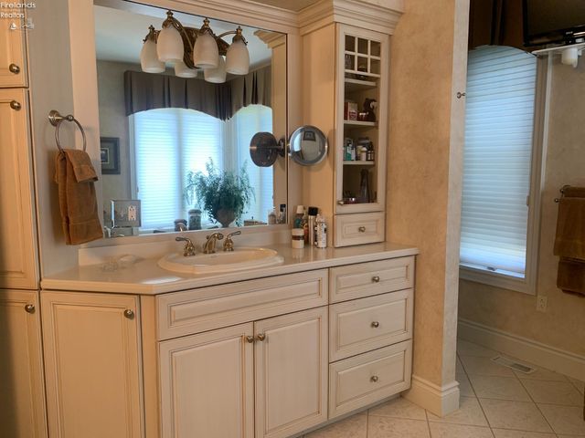 939 Cedar Point Road, Sandusky, OH 44870